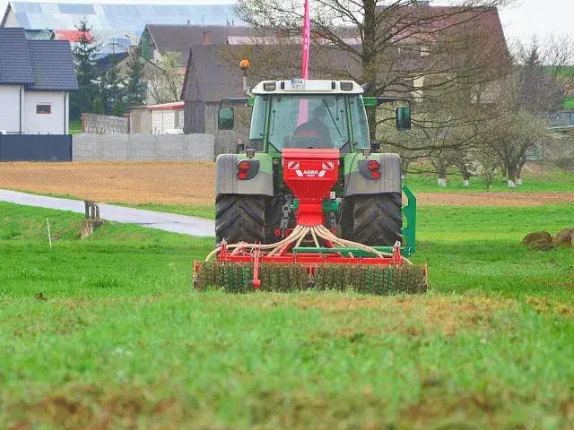 Сеялка пневматическая AgroMASZ GRASS 300 