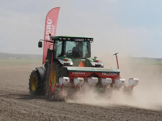 Сеялка точного высева AgroMASZ FALCON 
