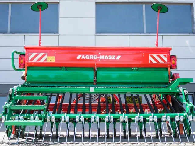 Сеялка зерновая AgroMASZ SR 