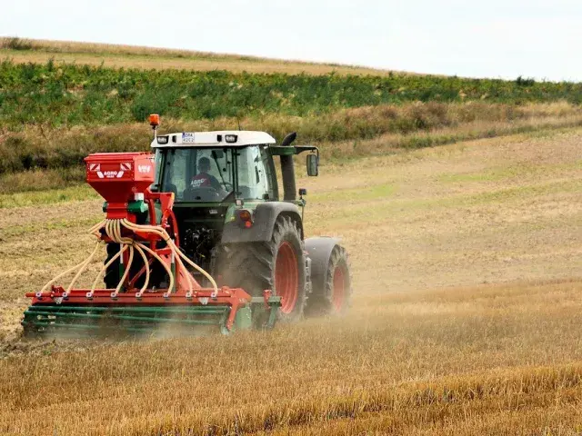 Подсеиватель трав, пневматический AgroMASZ SP
