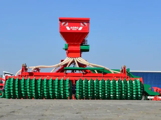 Культиватор для лугов и пастбищ AgroMASZ GRASS 300