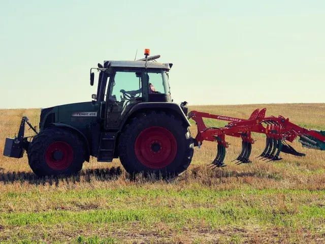 Культиватор универсальный с рессорной защитой AgroMASZ APR 