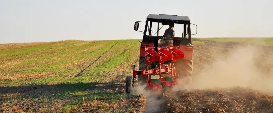 Плуг оборотный легкий с болтовой защитой AgroMASZ POL 