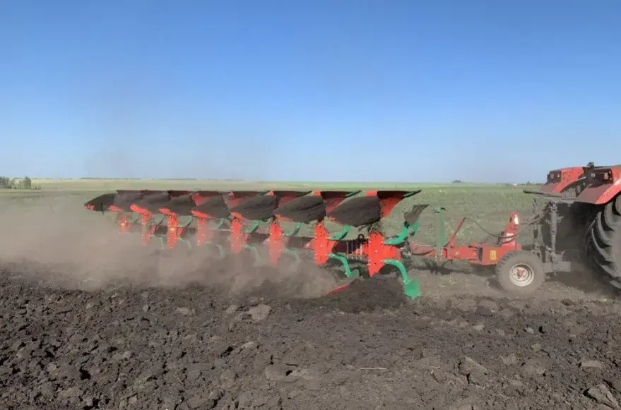 Оборотный плуг ArcoAgro 180 On-Land
