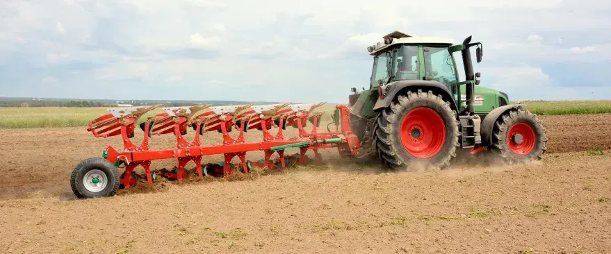 Плуг оборотный с болтовой защитой AgroMASZ PO