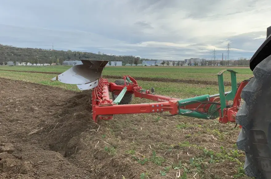 Оборотный плуг AcroAgro 180 On-Land Spring