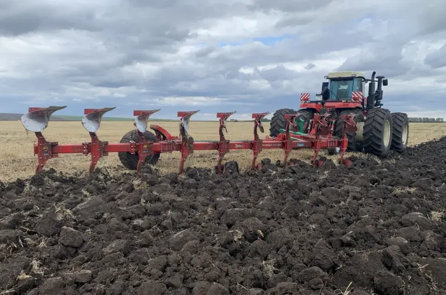 Оборотный плуг ArcoAgro 180 On-Land